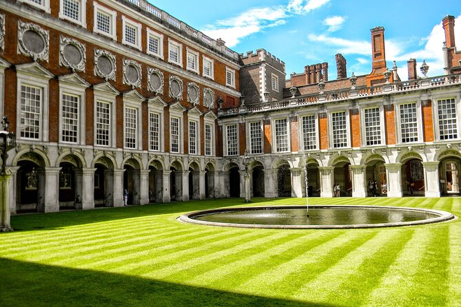 Hampton Court Guided Tour. Full day Access & High Tea - Who should book this experience?