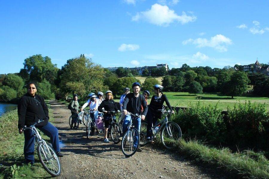 Hampton Court Palace: River Thames Bike Tour - Teddington Lock and the changing face of the Thames