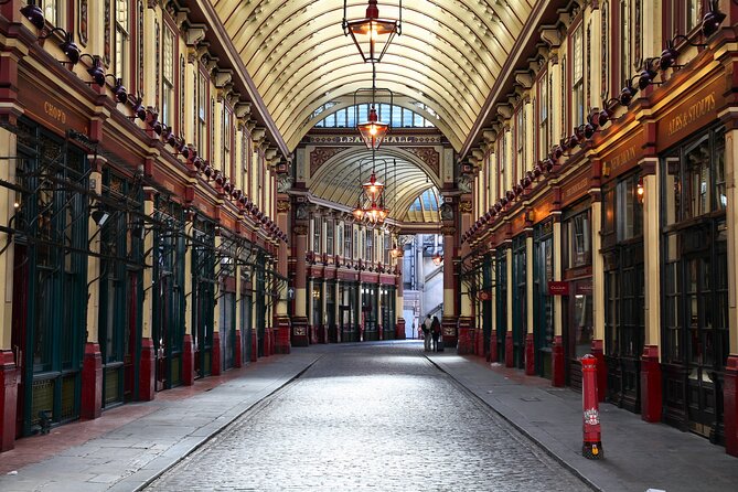 Harry Potter Black Taxi Private Tour of London with Hotel Pickup - Cecil Court and St. Pancras International
