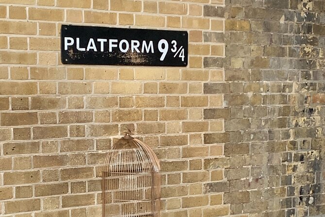 Harry Potter Black Taxi Private Tour of London with Hotel Pickup - Westminster and the Ministry of Magic entrance