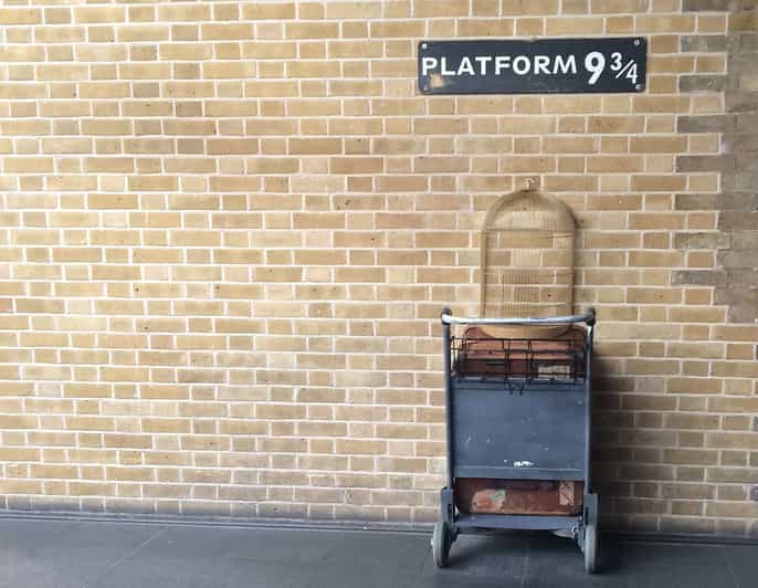 Harry Potter Private Tour of London in Spanish - Meeting at the Palace Theatre in Cambridge Circus