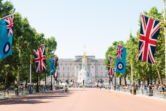 Highlights of Royal London Bike Tour including Hyde Park - Guides, Stories, and the Family Experience