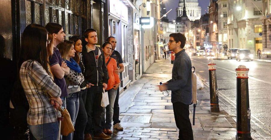 Historic pub tour with Brazilian guide (in Portuguese) - How the four-hour outing unfolds