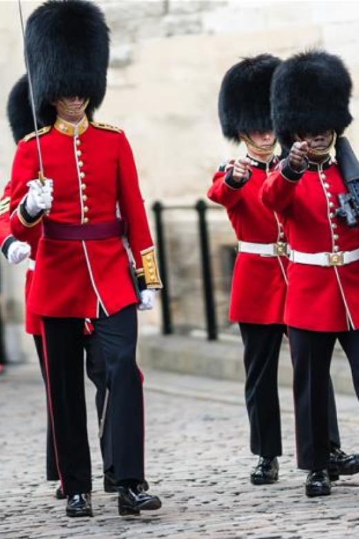 Hop on Hop off London Bus Tour & Tower of London - Seeing the Tower of London and Crown Jewels