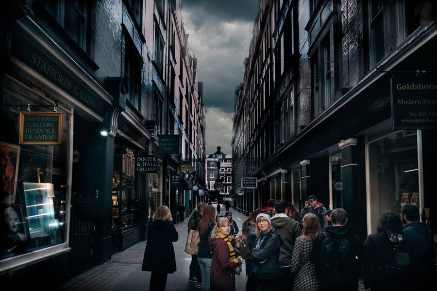 Italian Language : Original Harry Potter Walking Tour - A Hogwarts sorting ceremony in Southwark