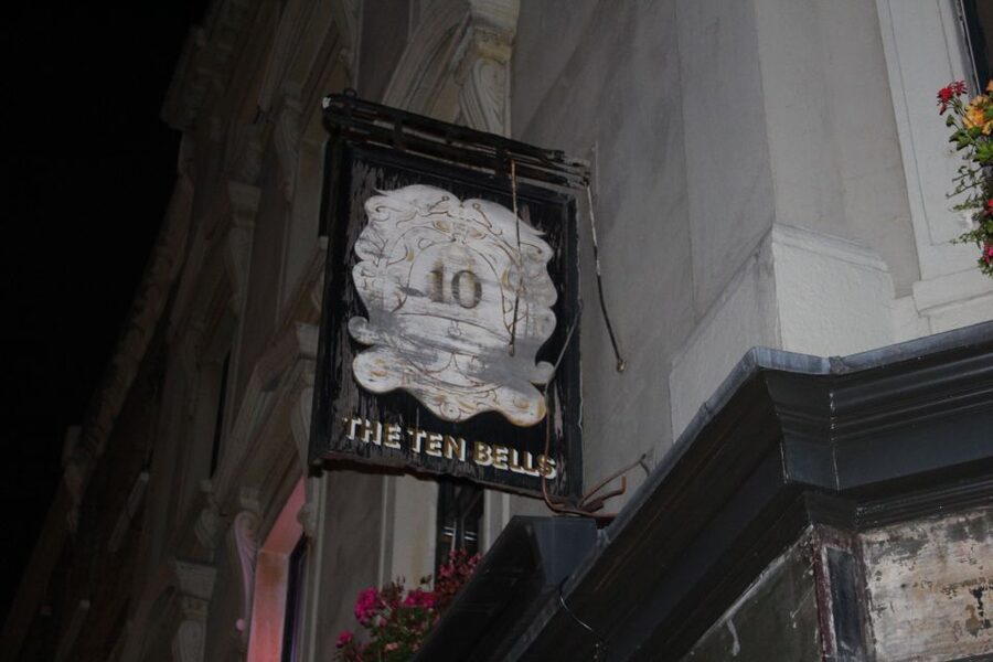 Jack The Ripper Tour in London's East End - Photographs, letters, and the evidence behind the legend