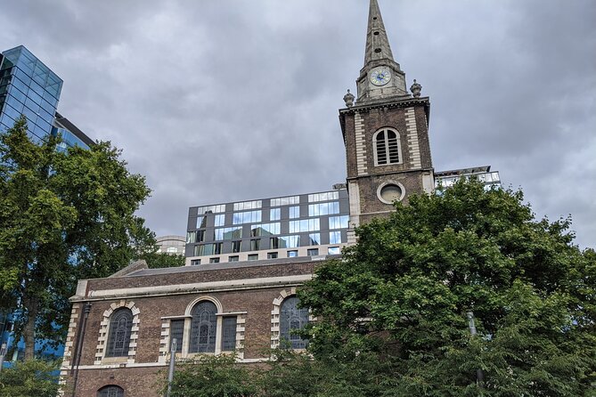 Jack the Ripper Tour in Spanish - The Ten Bells and Spitalfields Market