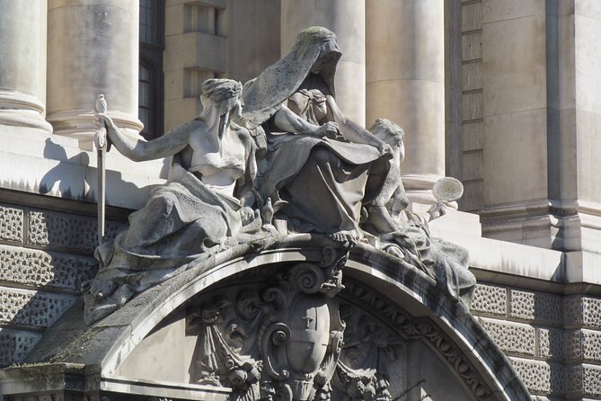 Law in London Private Tour - Law bookshops and the atmosphere of the district