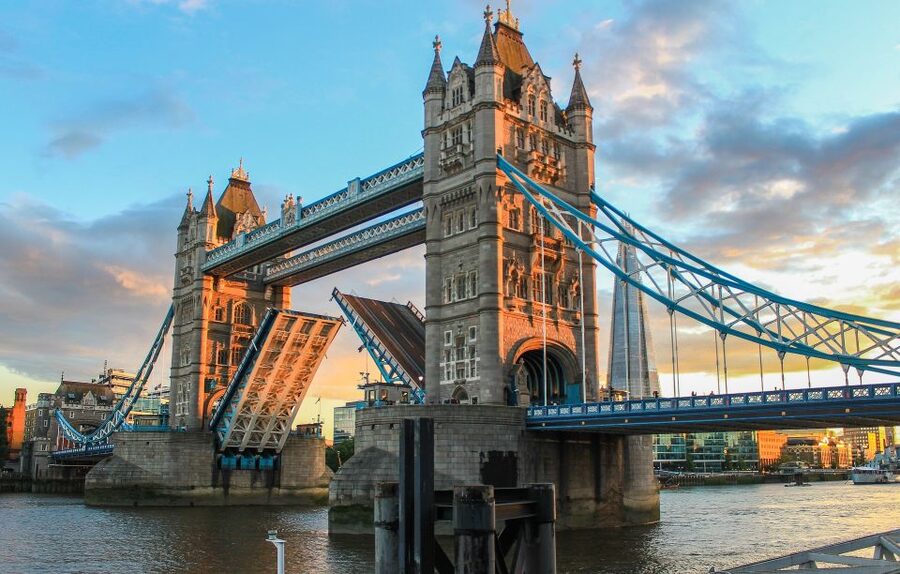 Layover London Private Tour from Heathrow Airport - A London layover that uses the clock wisely