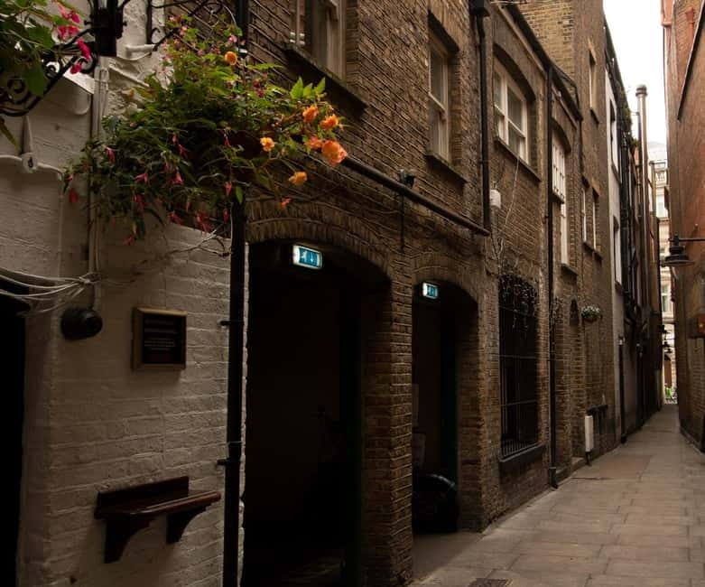 Lights, Camera, London! Movie Locations Walking Tour - St Paul’s Cathedral and Millennium Bridge