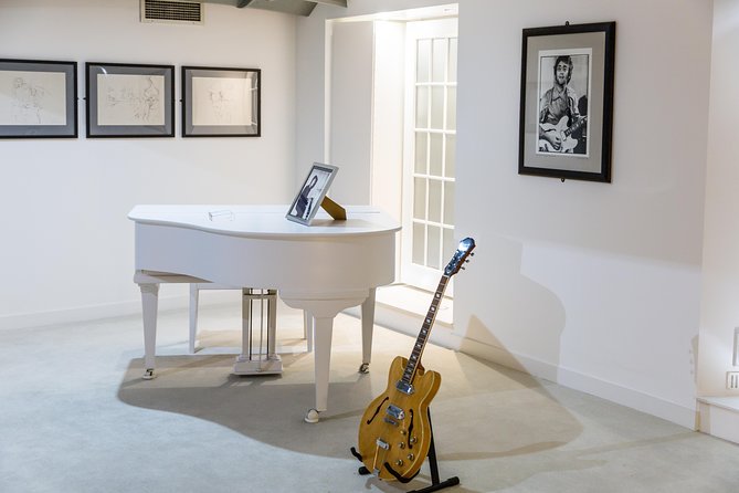 Liverpool and The Beatles Day Tour from London - Getting from Lime Street to Royal Albert Dock