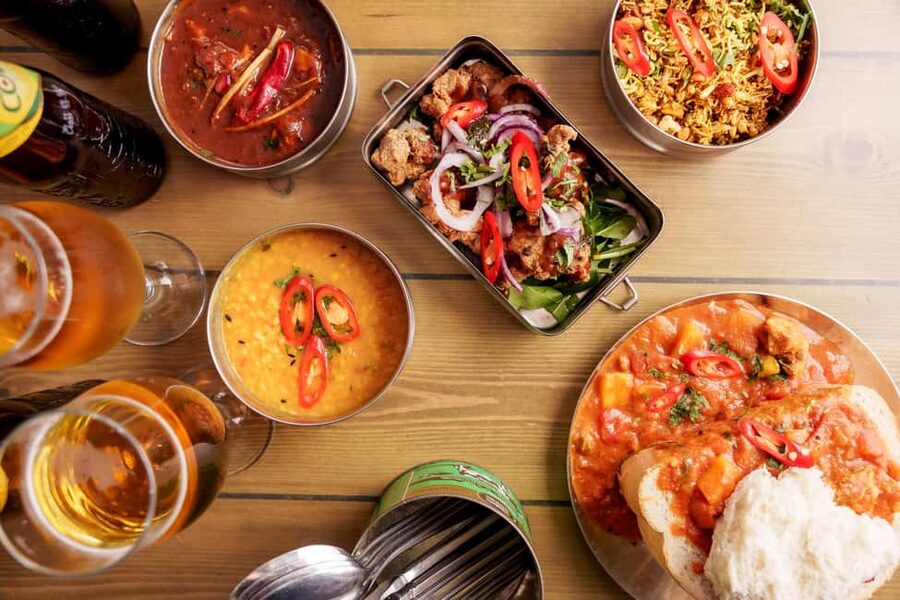 Local Foodie Adventure in London: 10+dishes, drinks and more - A short photo stop before the longer tastings