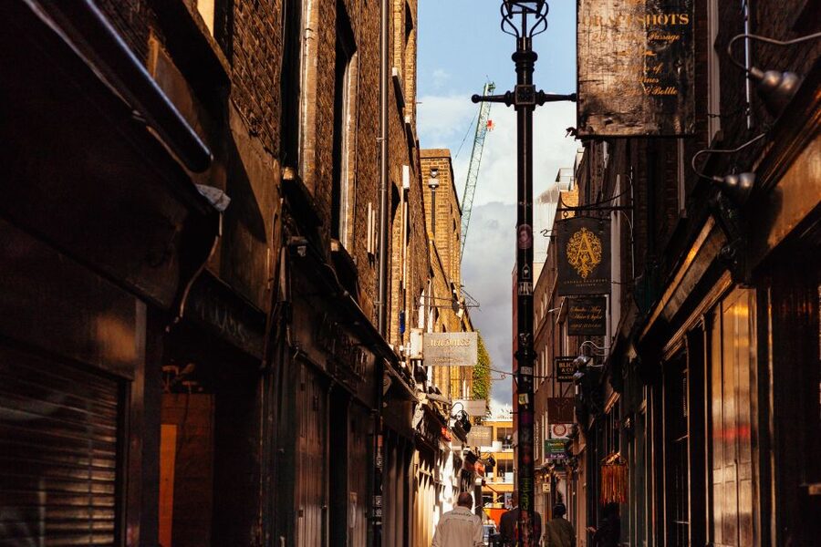 London: 2.5-Hour Off the Beaten Track Private City Tour - Key points at a glance