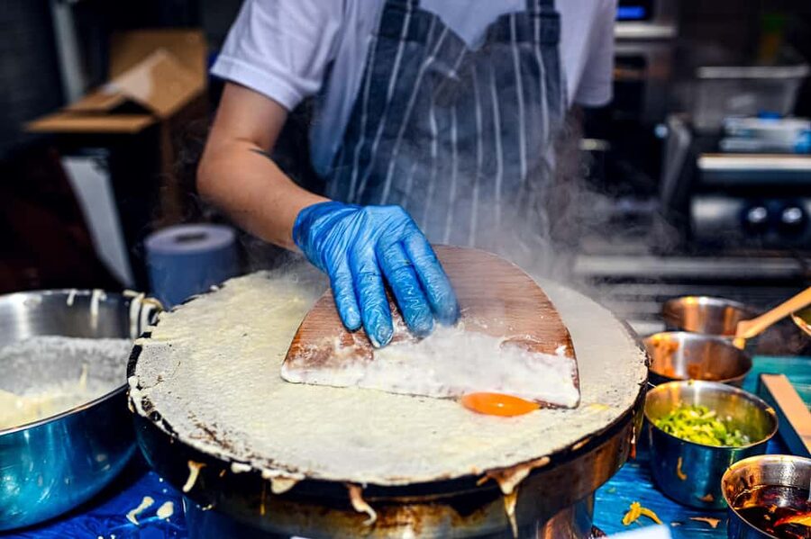London: 3.5-Hour Shoreditch Street Food Tour - Exploring a local market and the mystery dish