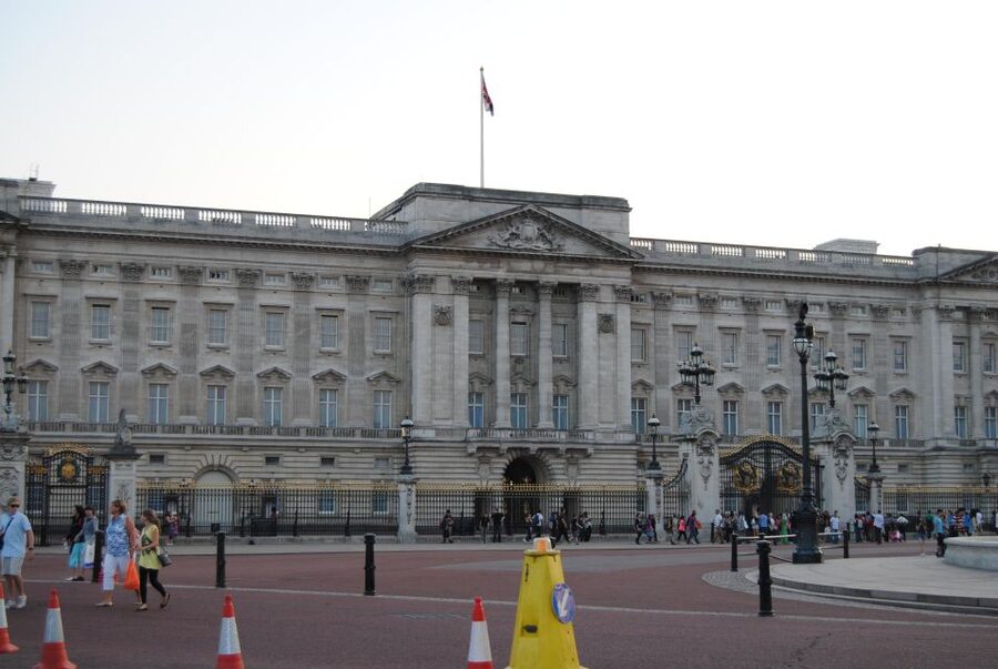 London: 3-Hours Private Walking Tour - Buckingham Palace and the question of the guards