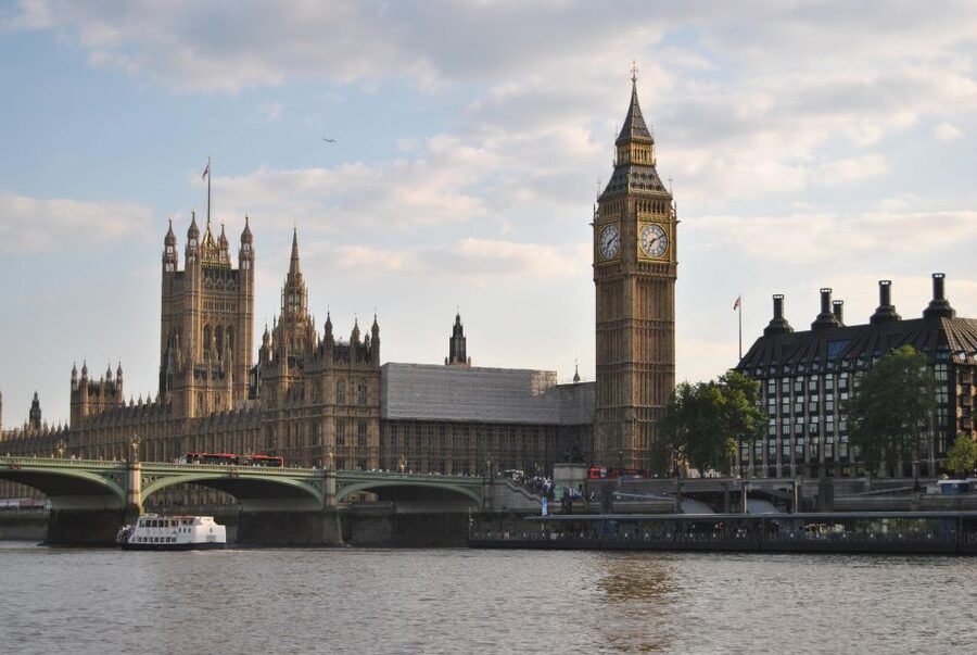 London: 3-Hours Private Walking Tour - Westminster Abbey, where Britain’s story is carved in stone