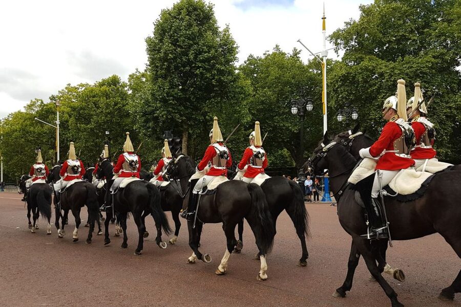 London: 30 London Sights Guided Walking Tour - Key points at a glance