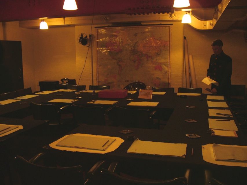 London: 30 Top Sights and Churchill War Rooms Tour - How the guides shape the day