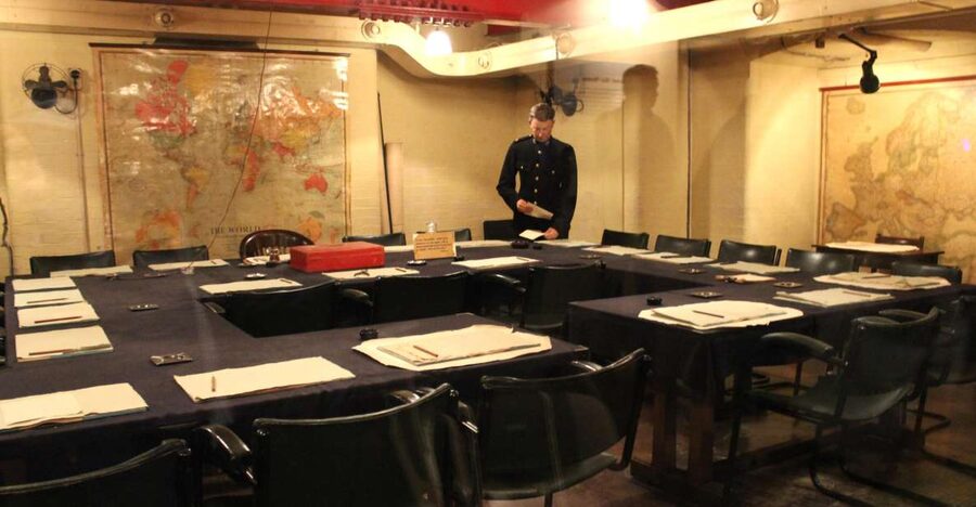 London: 30 Top Sights and Churchill War Rooms Tour - Starting at the Ritz and crossing Green Park
