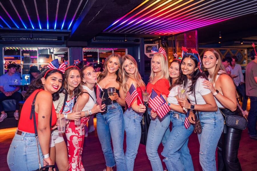 London: 4 Soho Nightclubs Crawl - Photos are a useful extra, not the main reason to go