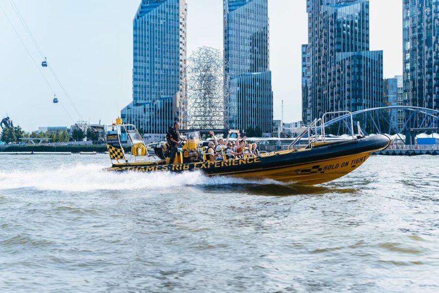 London: 45-Minute Speedboat Sightseeing Tour - Who should book this experience?