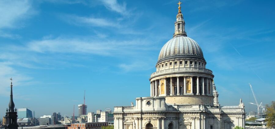 London: App-Based Walking Tour with 30 Stops - Tower of London and Tower Bridge Finale