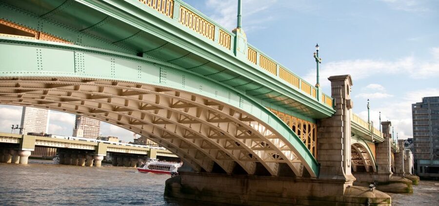 London: App-Based Walking Tour with 30 Stops - Westminster Bridge and Big Ben