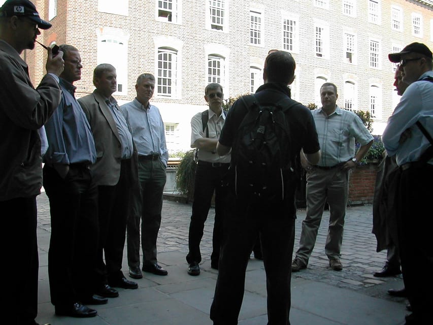 London: Beyond Jack the Ripper Serial Killers Walking Tour - Fleet Street and the middle of the route
