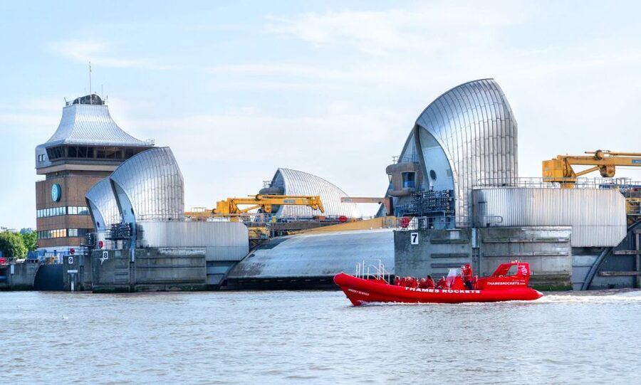 London: Break the Barrier Speed Boat Ride - Who should ride, and who should skip it