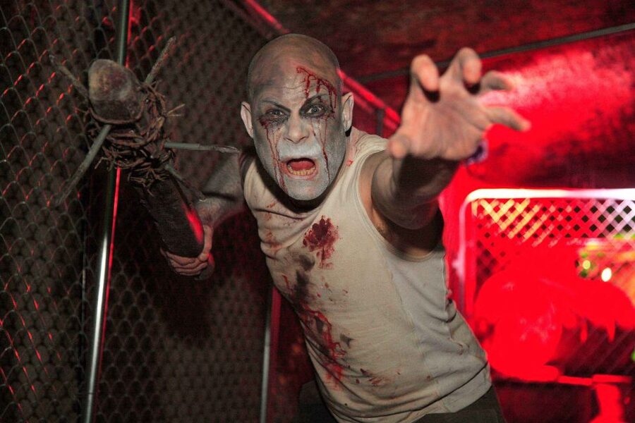 London Bridge Experience and Tombs Entrance Ticket - Who should book this experience?