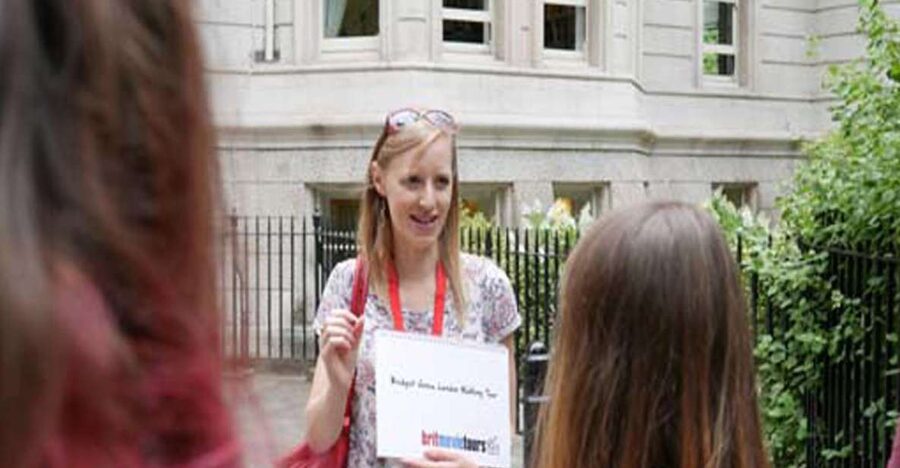London: Bridget Jones 2–Hour Walking Tour - Starting at Temple Underground Station
