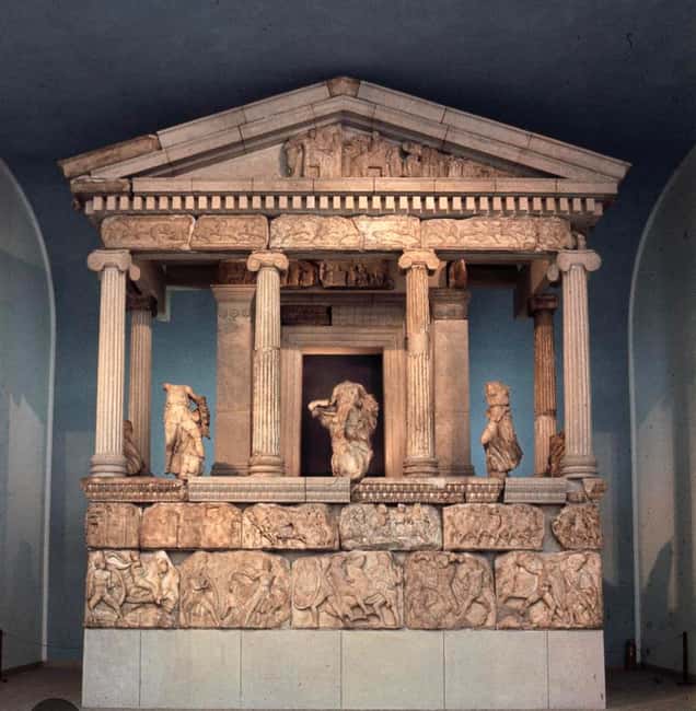 London: British Museum with Expert Guide. - Why a guide helps inside this enormous museum
