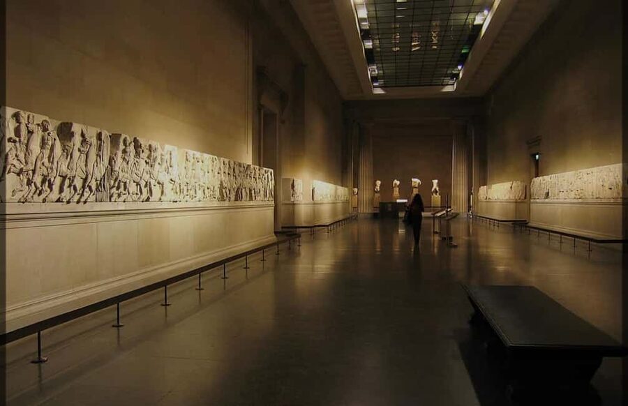 London: British Museum with Expert Guide. - Meeting by the Montague Place stone lions