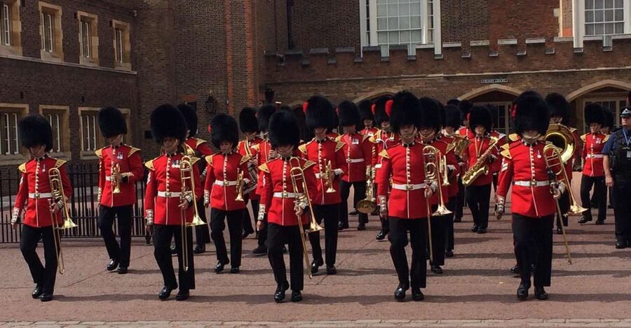 London: British Royalty Walking Tour - What the guide adds to the walk