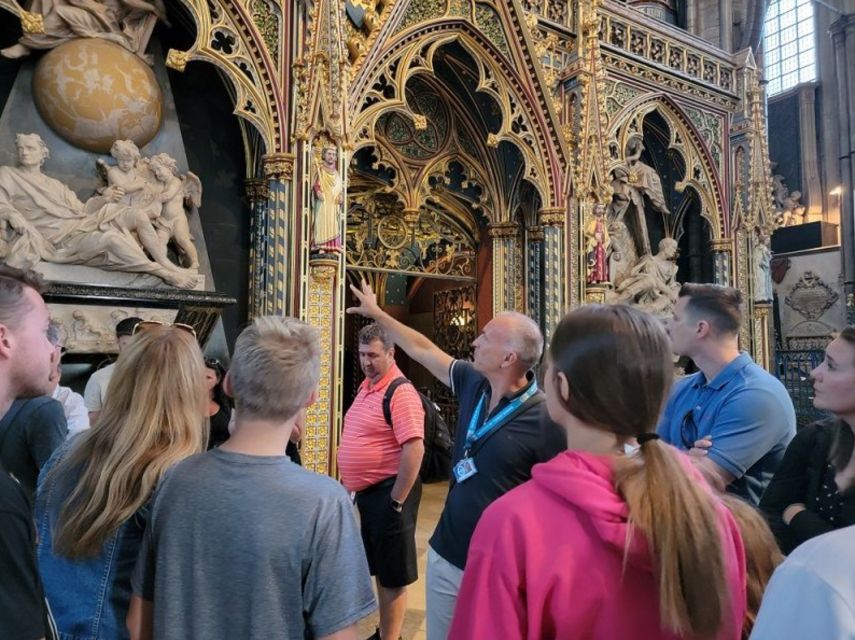 London: Buckingham, Big Ben & Westminster Abbey Tour - What the guide adds to the experience