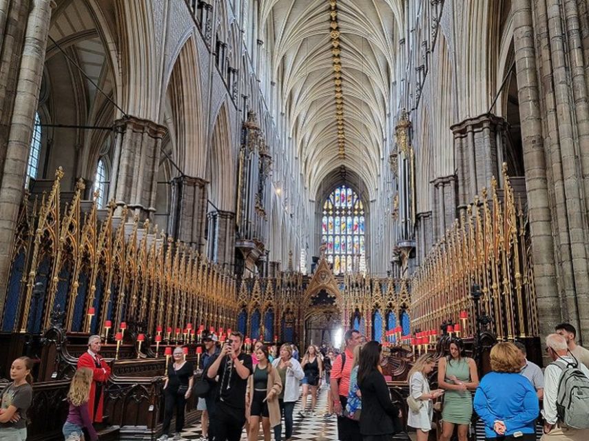 London: Buckingham, Big Ben & Westminster Abbey Tour - Walking through St. James’s Park to the ceremony