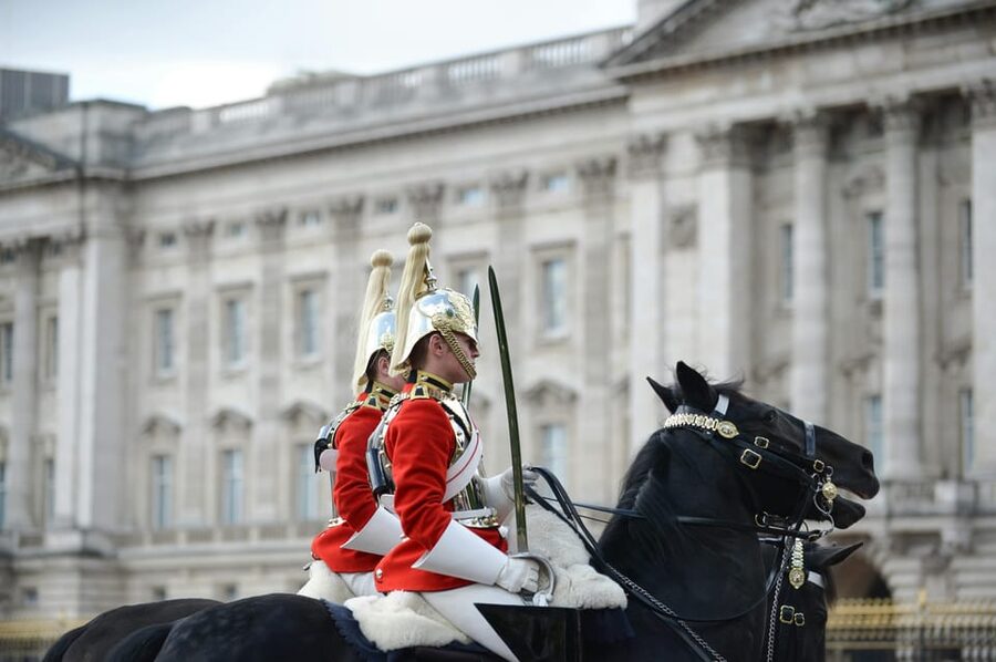 London: Buckingham Palace and Changing of the Guards Tour - What the two-hour route feels like