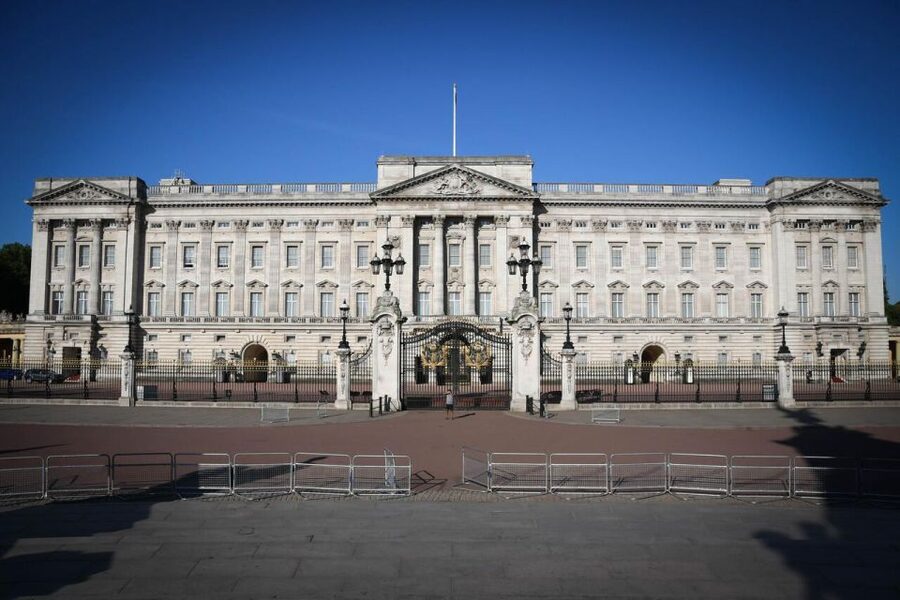 London: Buckingham Palace & Big Ben & Abbey Private Tour - Downing Street and the heart of government
