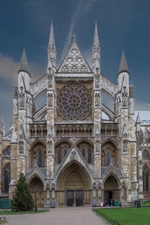 London: Buckingham Palace & Big Ben & Abbey Private Tour - Entering Westminster Abbey with an audio guide