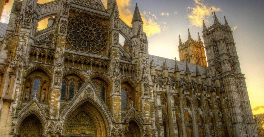 London: Buckingham Palace, Westminster Abbey & Big Ben Tour - Trafalgar Square and Pall Mall