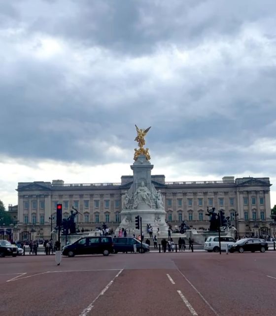 London: Buckingham Palace & Westminster Guided Walking Tour - Starting at Green Park and Buckingham Palace
