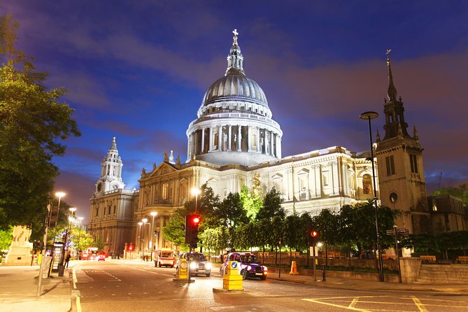 London by Night Sightseeing Open Top Bus Tour with Live Guide - Why the guide can make or break the ride