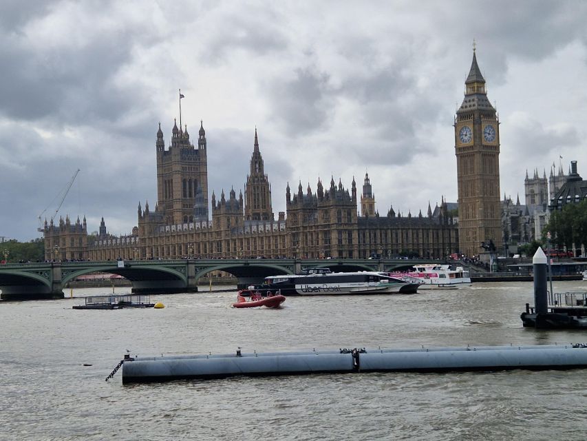 London by taxi: Highlights Tour in a real London Black Cab. - Wapping, Greenwich, and Primrose Hill