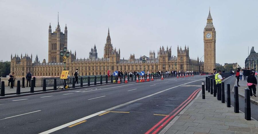 London by taxi: Highlights Tour in a real London Black Cab. - London in four hours, with room to change course