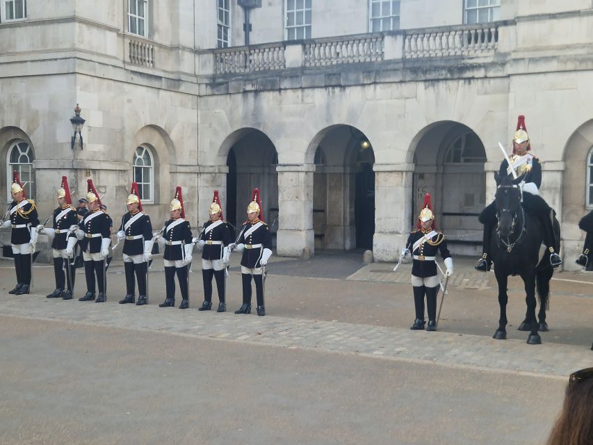 London by taxi: Highlights Tour in a real London Black Cab. - Tower Bridge, the Tower of London, and HMS Belfast