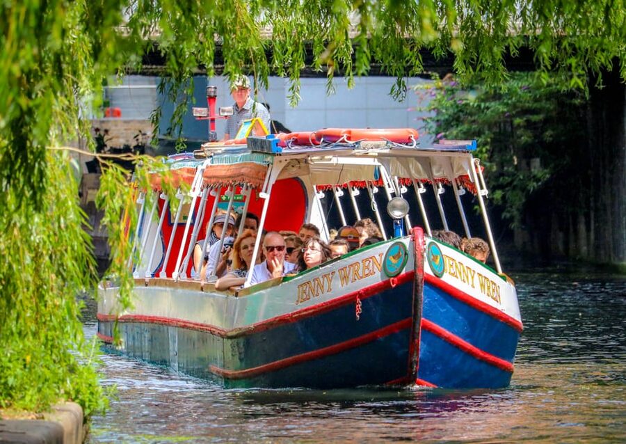 London: Canal Boat Ride on Camden Lock - Who should book the Camden canal ride?