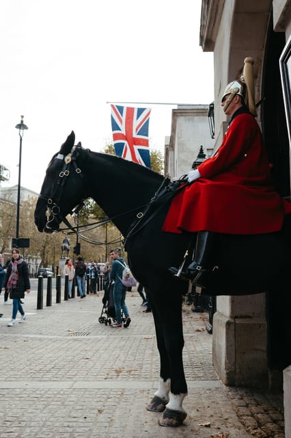 London: Changing of the Guard Experience and Landmarks Tour - Who should book this London walk?