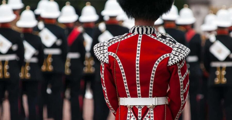 London: Changing of the Guard Experience and Landmarks Tour - Westminster, Parliament Square, and Big Ben