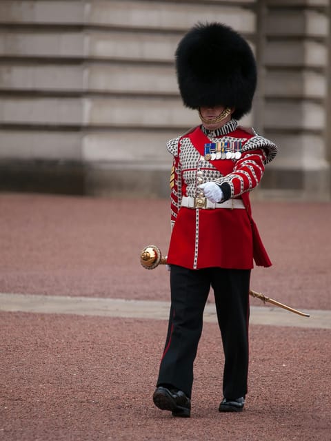 London: Changing of the Guard Experience and Landmarks Tour - Is $28 a fair price?