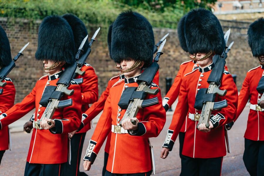 London: Changing of The Guard Tour - Timing, weather, and changes to the ceremony